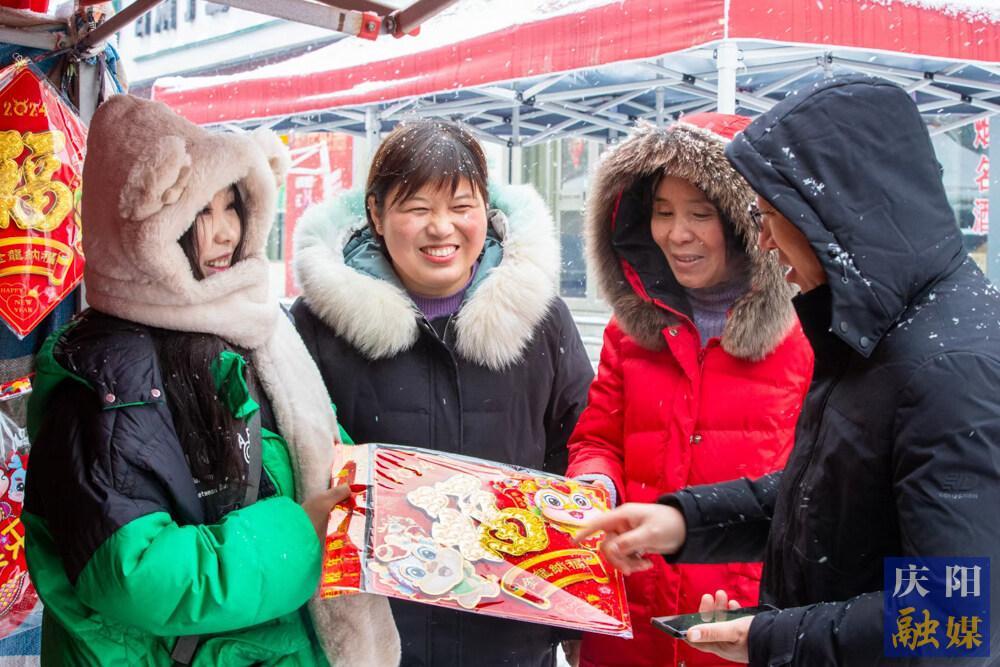 【攝影報(bào)道】趕年集，備年貨，歡天喜地過大年