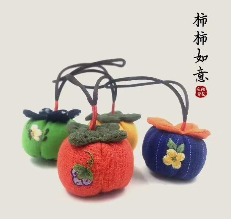 喜報(bào)！103件“金針花”牌慶陽(yáng)香包制品通過(guò)“中國(guó)禮物”認(rèn)證